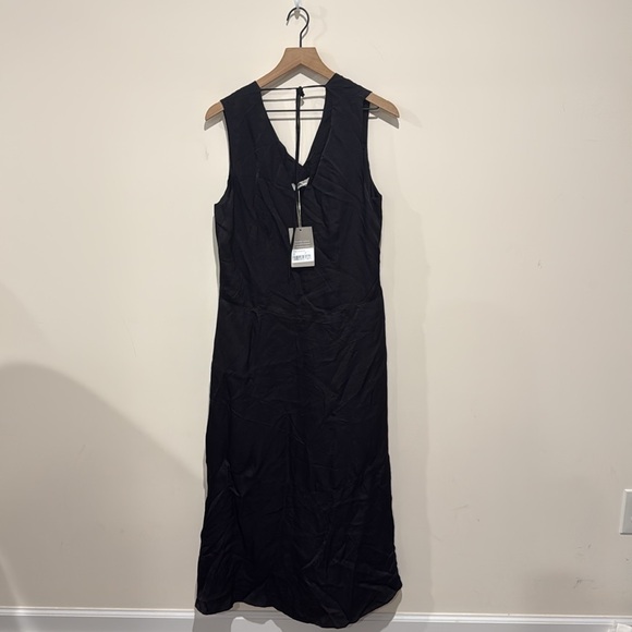 NEW • Everlane • Women’s The Satin V-Neck Maxi Dress Black Medium - Picture 4 of 5